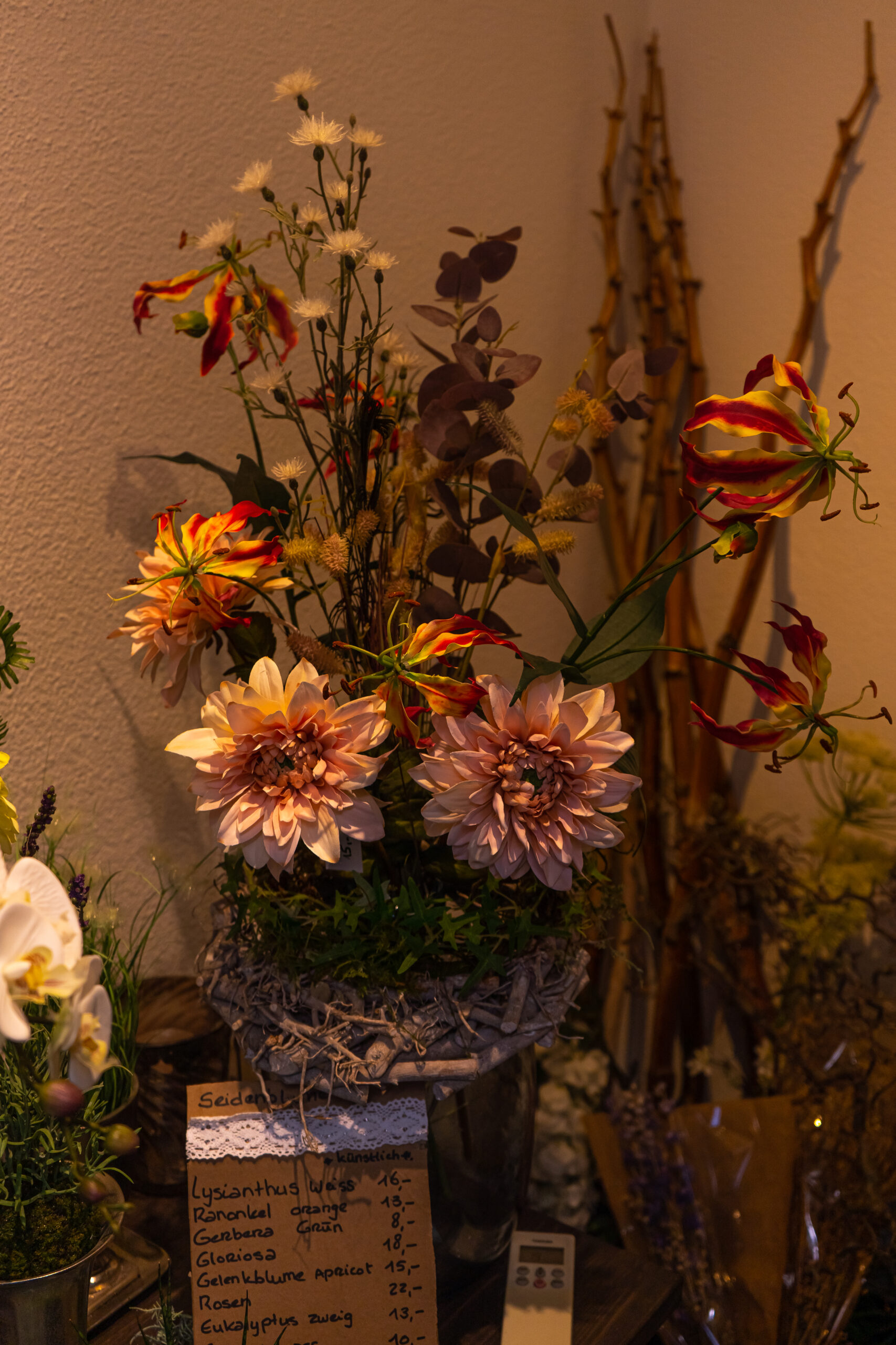 Rosen und Sommerblumen